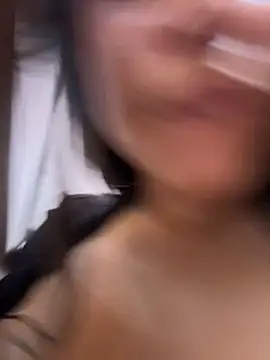 Sara-Castillo - SUPER MEGA SQUIRT IN THE MEN'S BATHROOM
