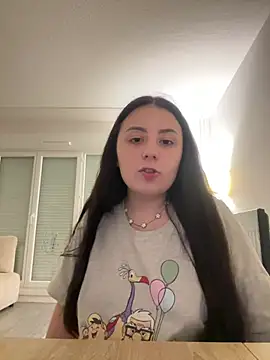 Angela80 - Complètement nue