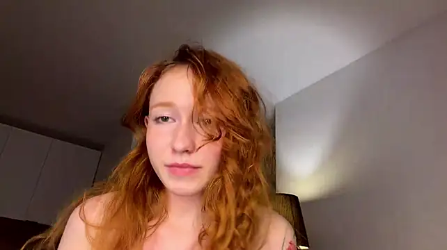 Grrr_Rose - teasing you with cameltoe