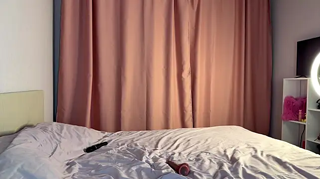 LunaHuurt - Lick and suck my nipples🥰
