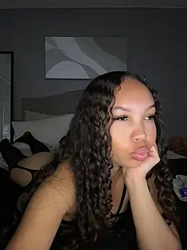 Nikkiloveee