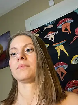 KatelynBabbyy - FULLY NAKED ON STREAM