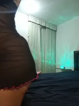 FREYJA- - RIDE DILDO AND SHOW CUM