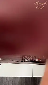 Honeyed_Couple