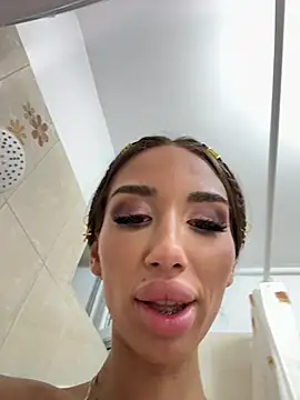 BlueEyes_BB - Keep me horny in shower