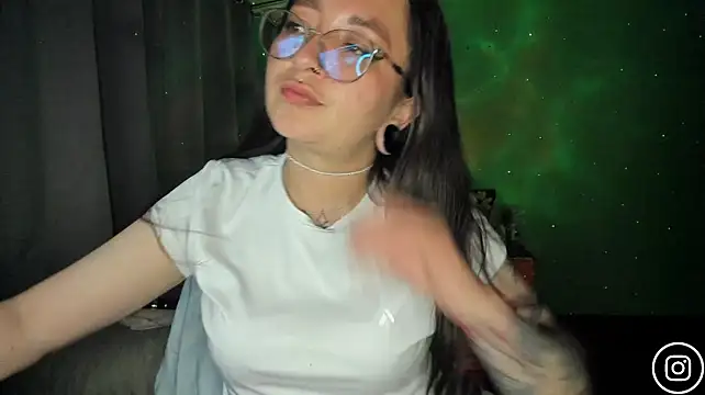 Maddie_69 - Shirt Off 👚