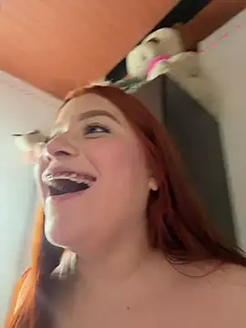 Lily_Valencia - Shows Tits 🍒