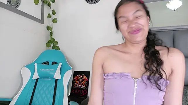 Amarilis_Lily - Show boobs, pinching nipples, Oil them