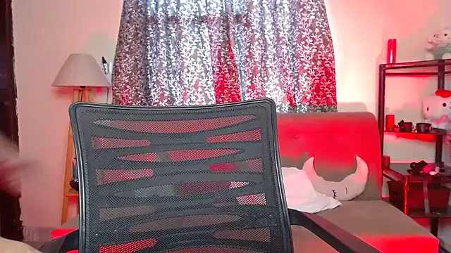 Snappy_girl - pillow ride on sofa+ 3 mint cntrl