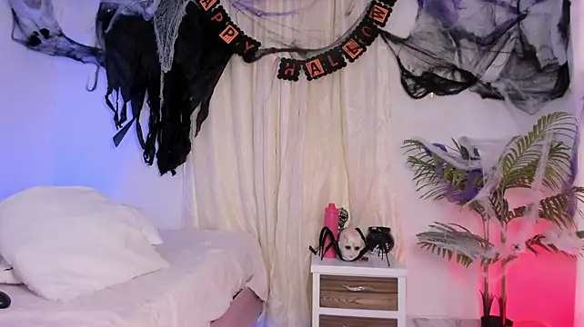 Ninaht - 2 FINGERS INSIDE THE PUSSY 🔥