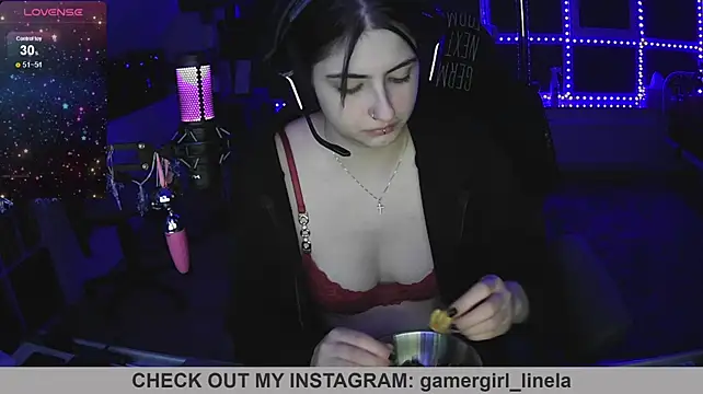 Gamergirl-Linela - LT Gets Surprise Video