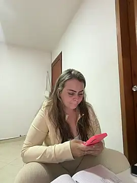 Im_Amelia - Turn me on with your vibrations.💋💣