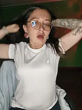 Maddie_69 - Shirt Off 👚