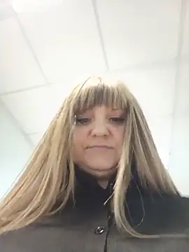 Office_Albertina - Sea of squirting in the office naked