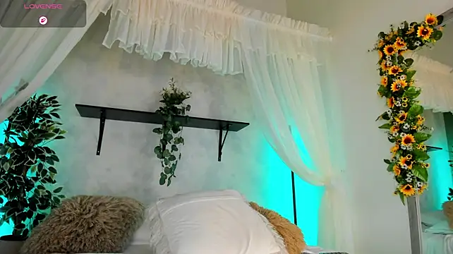 TaniaLarsen - Close up deep fingering