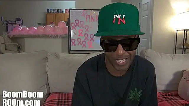 Boomboomr00m - Pussy Play 🌸 LT Chooses Pink Toy(s)