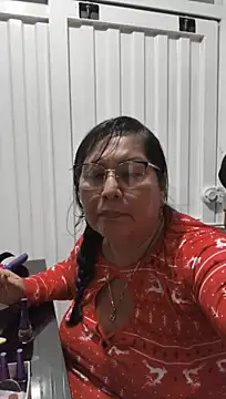Brenda_Berck_ - open ass and smell finger