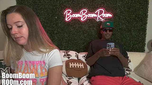 Boomboomr00m - Pussy Play 🌸 LT Chooses Pink Toy(s)