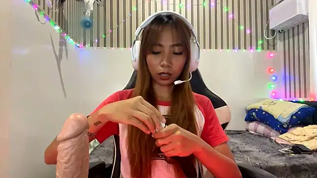 PiaSwida - Tease with shorts and show panties strap