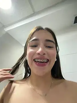 Sweet_Milaa1 - FULL NAKED OPEN DOOR PUBLIC BATHROOM 👀