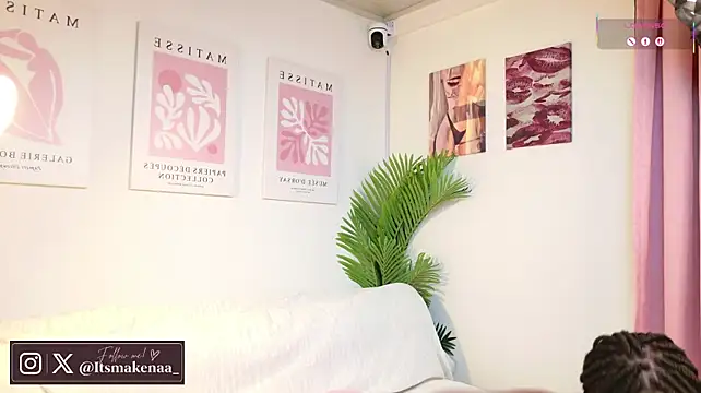 Makenaa_ - Spit on my boobs + ahegao 💦💦