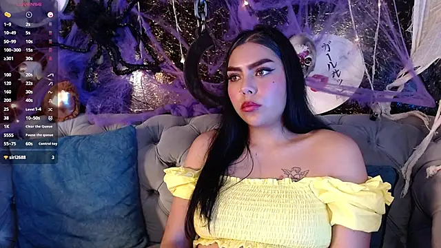 Moonlight_gp - Flash my bare tits and squeeze them