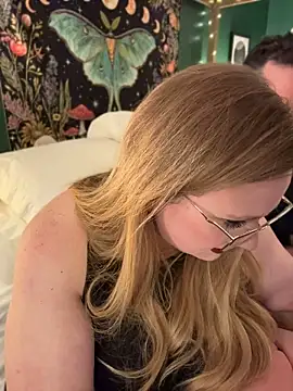 Thatcutegirlwtheglasses - bra off, quick flash
