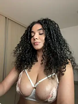 Curlyierr - SHOW BOOBS + OIL + AHEGAO FACE