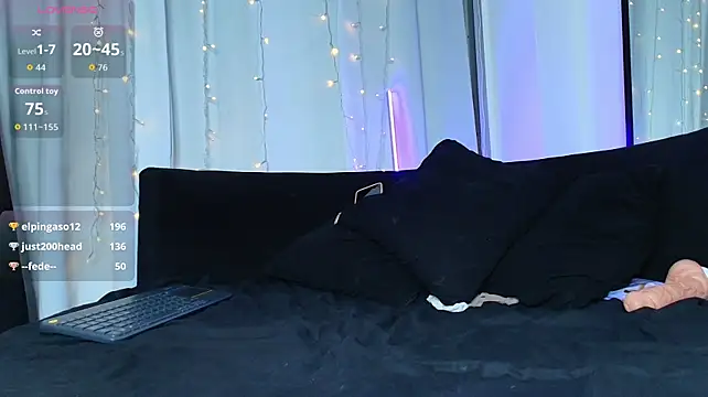 Kyliejenner8 - TAKE OFF PANTIES AND TASTE PUSSY👅💦