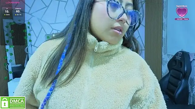 Amhira_Tay - ride a dildo