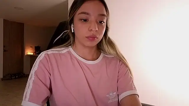 Aliceross11 - Keep it up my pussy gets hot