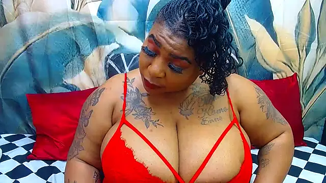 Ebonyhotass26 - bounce boobs and pretty smile