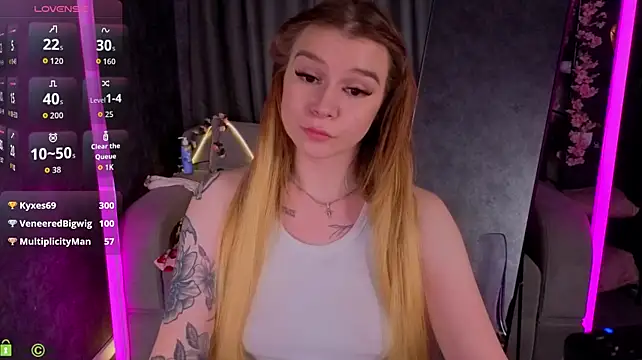 Amy_Davesss - Boobs massage close to camera