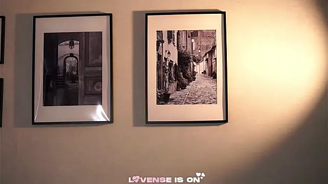 HyonAymar - wiggle ass to the cam and spank it