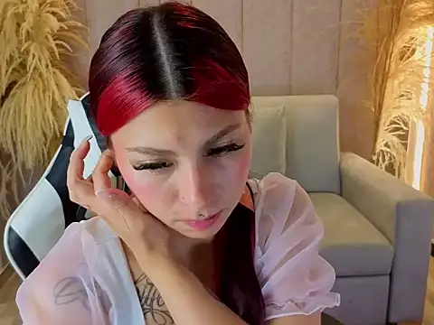HilaryThomson2 - show tits with oil