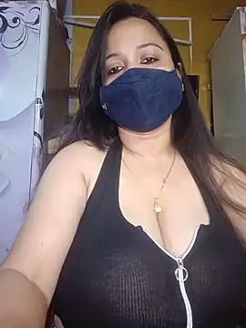Naughtysummi - 300 goal complte boobs show