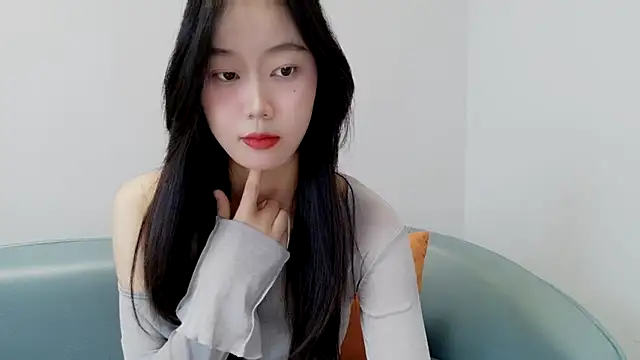 Yuyu9988 - 让逼逼麻麻的