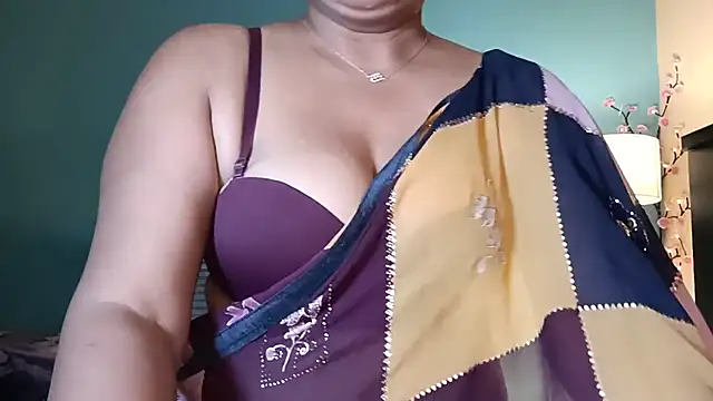 YourDesi_Laila_ - It's my Birthday 🎂🎂🎂🎂