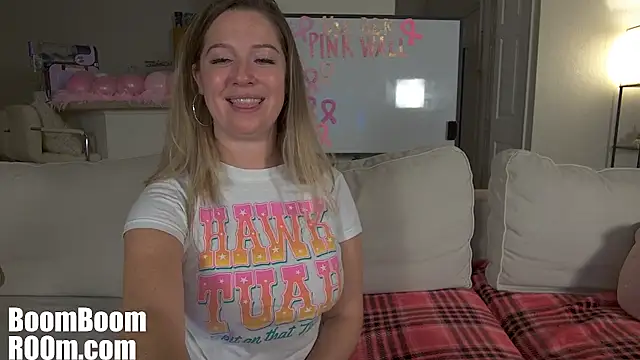 Boomboomr00m - Pussy Play 🌸 LT Chooses Pink Toy(s)