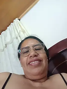 Emilif_ - Put on lingerie — Ponerse lencería