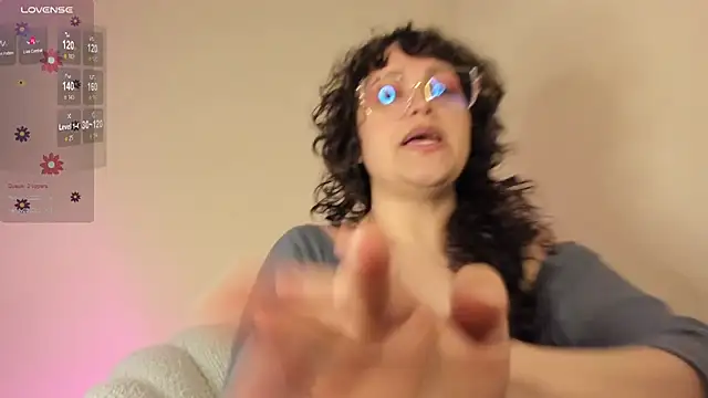 Lylah_brosst - fingering wet pussy 😈💦Fav buzz 120😈💦