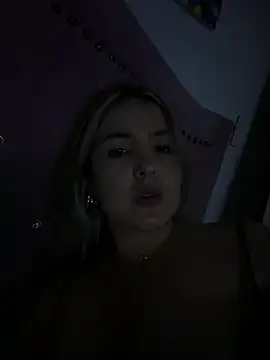 CAMMILEE - Show feets