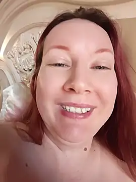 GoddessLara - Squirting hairy pussy
