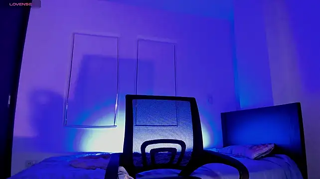 MeganWhite3 - show tits
