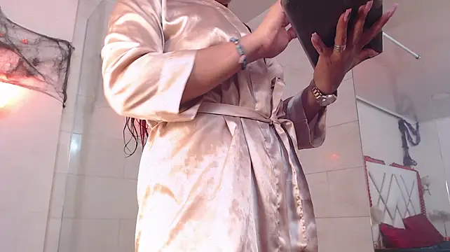 Sky_Collins_ - I'm taking a shower for you