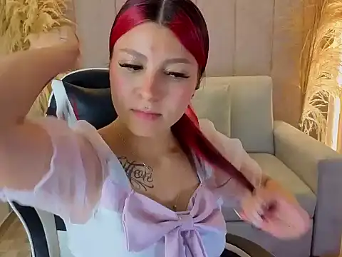 HilaryThomson2 - show tits with oil