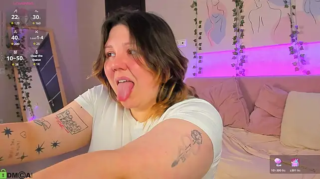 Ruth_Oliver - 🌋Let me look under your shorts😉
