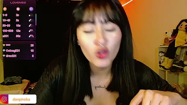 Ludo_kitty - domi inside control
