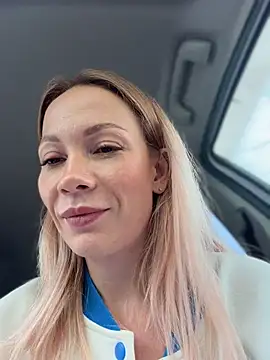 LavenderHot - show pussy