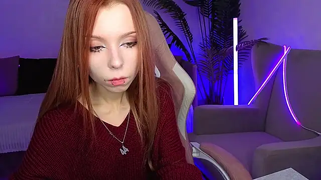 Star_Tarra - tease u with my sweter🧶